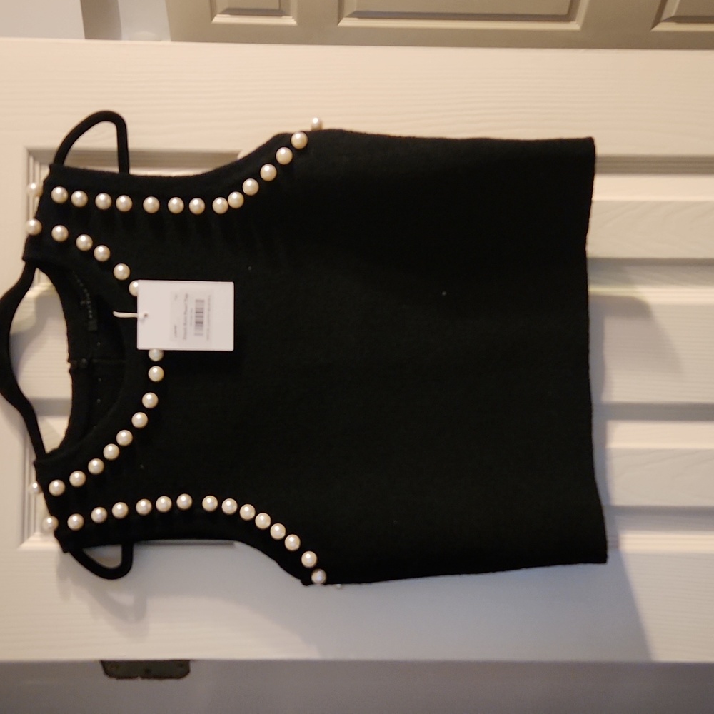 Black knit pearl top size L